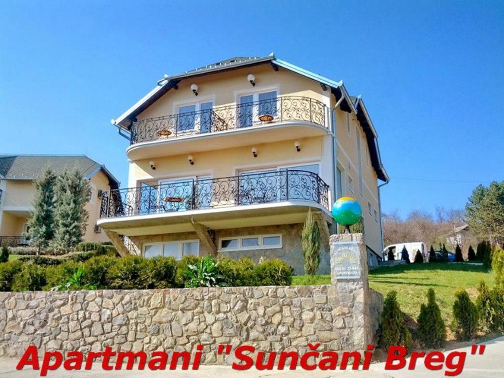 Suncani Breg Apartments Vrdnik Exteriér fotografie